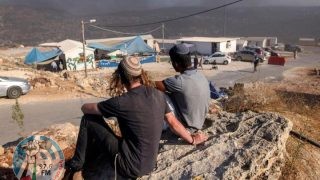 مستوطنون يقيمون بؤرة استيطانية جديدة قرب نبع العوجا شمال أريحا