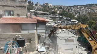 الاحتلال يهدم منزلا ومنشآت تجارية في حي وادي الجوز بالقدس