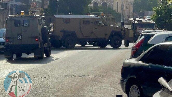 الاحتلال يعتدي على مواطن ويعتقل آخر خلال اقتحام مادما جنوب نابلس