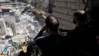 الاحتلال يخطر بهدم 17 منزلا في مدينة القدس