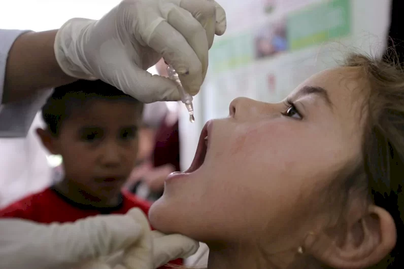الصحة تواصل تحضيراتها لإطلاق حملة التطعيم ضد شلل الأطفال في قطاع غزة