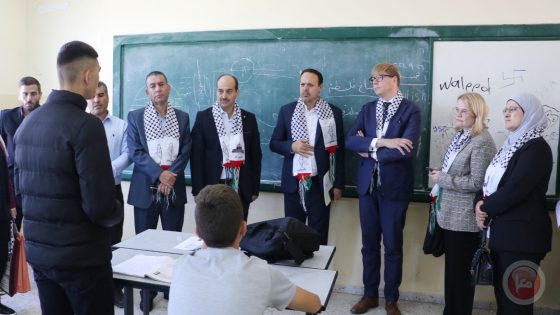 برهم يبحث قضايا تهم التعليم مع وفد من اليونسيف ويكرم مسؤولة التعليم