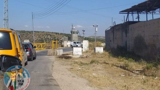 الاحتلال يغلق حاجز بيت فوريك العسكري شرق نابلس