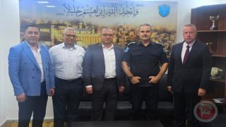 وفد من اتحاد الصناعات البلاستيكية يجتمع مع مدير شرطة الخليل
