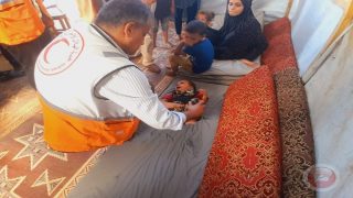 الهلال الأحمر يساند أول حالة شلل في غزة ويتحرك نحو تطعيم أطفال خانيونس