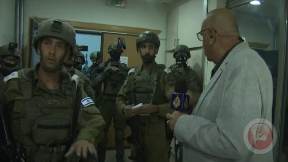 شاهد- الاحتلال يقتحم رام الله ويغلق مكتب قناة الجزيرة