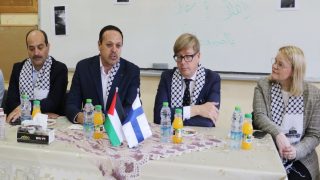 وفد من “التربية” وممثلية فنلندا يطلعان على الانتهاكات الاحتلالية بحق مدرسة دير نظام