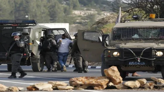 الاحتلال يحتجز نحو 20 شابا ويخضعهم لتحقيق ميداني في بيت سوريك