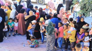 الهلال الأحمر الفلسطيني ينجح في تطعيم أكثر من 10 آلاف طفل بخان يونس في يوم تاريخي (صور)