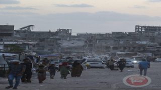 348 يوم من الحرب على قطاع غزة: شهداء بالعشرات وغارات عنيفة على رفح والوسطى