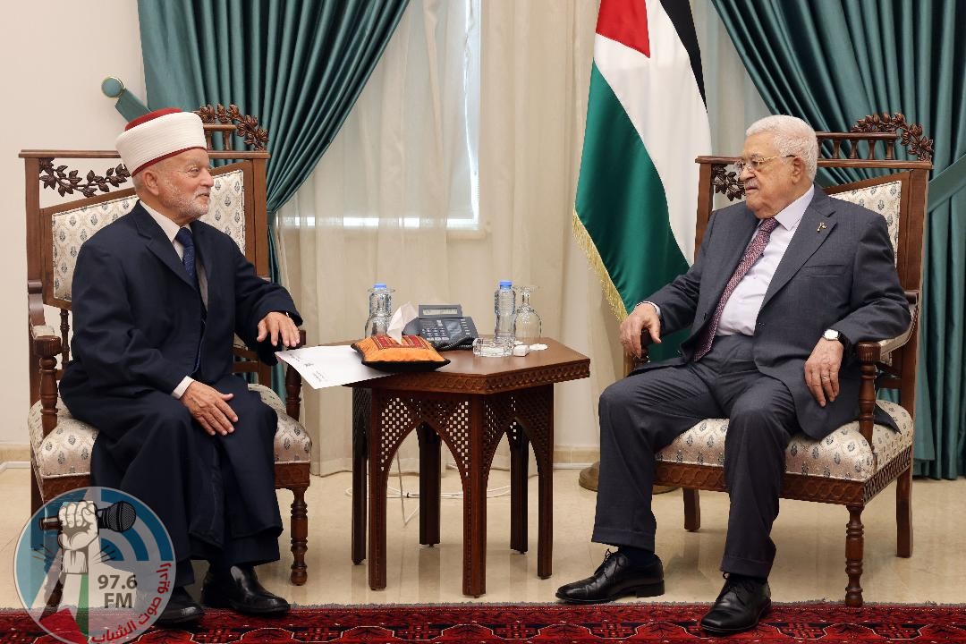 الرئيس يستقبل المفتي العام ويوجه بدعم صمود المواطنين في القدس