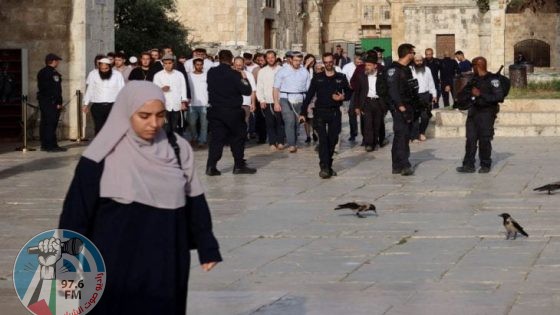 عشرات المستوطنين يقتحمون المسجد الأقصى