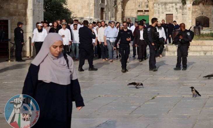 عشرات المستوطنين يقتحمون المسجد الأقصى