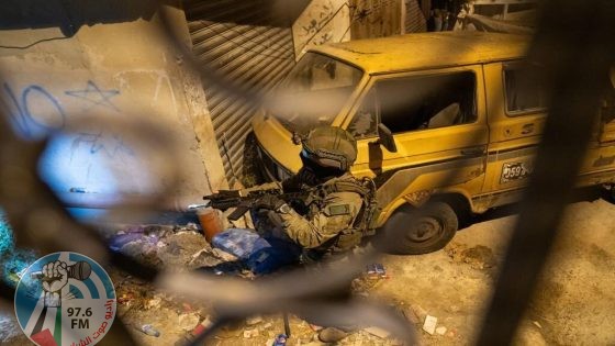 الاحتلال يأخذ مقاسات منزلين في نابلس تمهيدا لهدمهما ويعتقل مواطنة