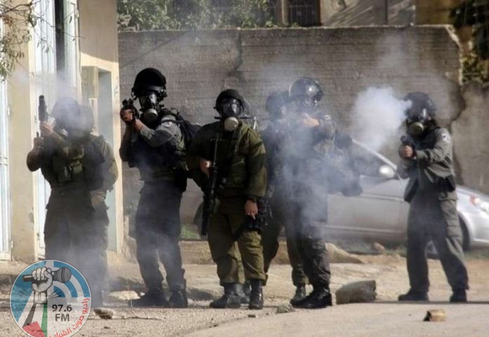 إصابات بالاختناق والاعتداء بالضرب على مواطن في زعترة شرق بيت لحم