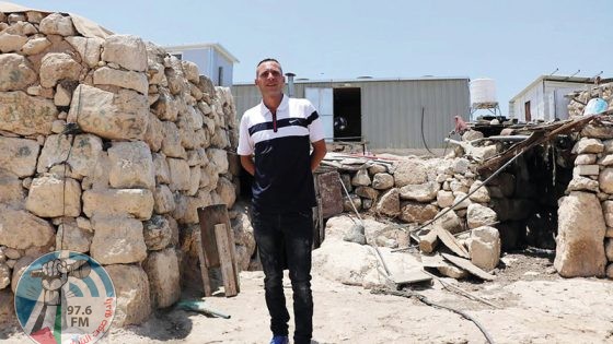 مستوطنون يهاجمون رعاة الماشية في خربة زنوتا بالظاهرية جنوب الخليل
