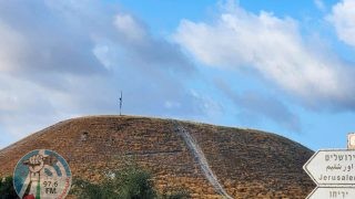 مستوطنون يهاجمون الرعاة في منطقة الحمة بالأغوار الشمالية