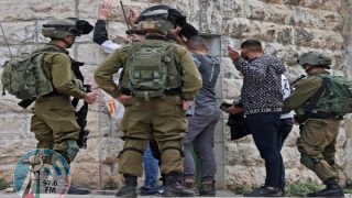 الاحتلال يعتقل شابين من يتما ويقتحم قصرة جنوب نابلس