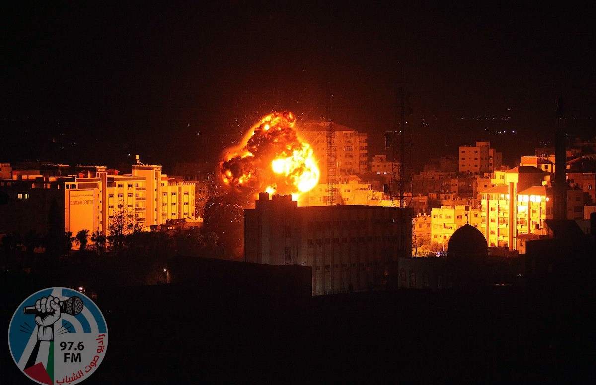 4 شهداء و70 جريحا في قصف الاحتلال لخيام النازحين بمستشفى شهداء الأقصى في دير البلح