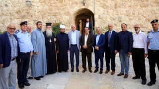 وزيرا الأوقاف والسياحة يزوران كنيسة المهد