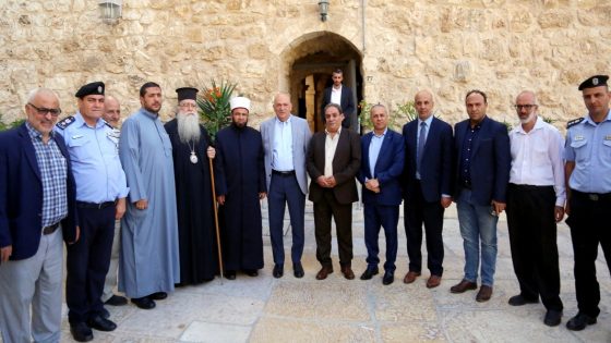 وزيرا الأوقاف والسياحة يزوران كنيسة المهد
