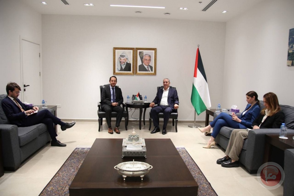 الشيخ يلتقي القنصل الفرنسي