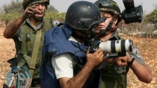 الاحتلال يفرج عن مصورين صحفيين ويبعدهما عن البلدة القديمة والأقصى