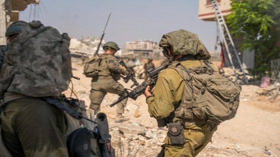 صحيفة: مقاتلو غزة كشفوا قوة خاصة اسرائيلية متنكرة وأوقعوا فيها قتلى وجرحى