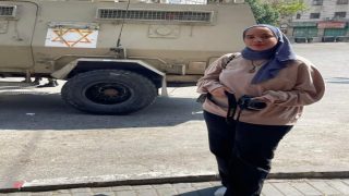 جنود الاحتلال ينكلون بصحافية وشاب على حاجز ” الكونتينر” شمال بيت لحم