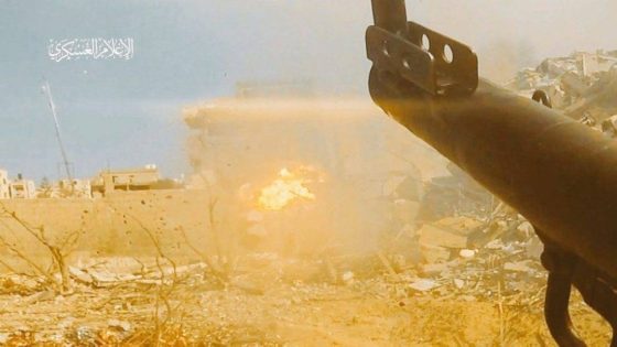 القسام تعلن تفجير عين نفق بقوة للاحتلال برفح