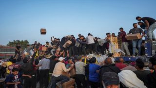 90 منظمة أهلية تطالب بجهود إضافية لوقف عمليات السطو على المساعدات