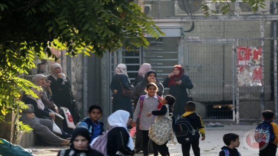 صور- الاحتلال يمنع تلاميذ مدرسة قرطبة في الخليل من الوصول لمدرستهم