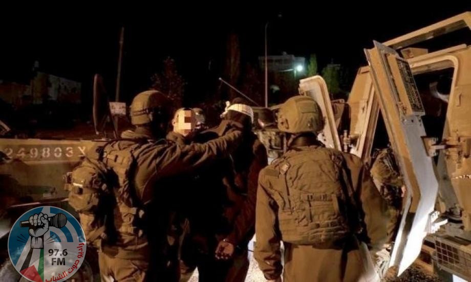 الاحتلال يعتقل أربعة مواطنين من محافظة الخليل