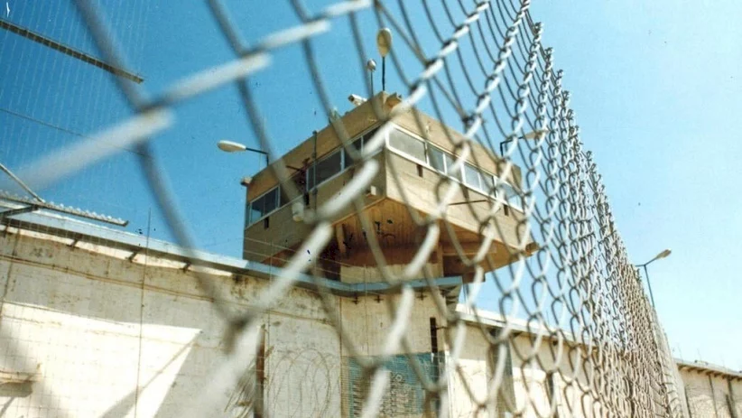 هيئة الأسرى: ادارة سجن عتصيون تحارب المعتقلين بالتنكيل المستمر والطعام منتهي الصلاحية