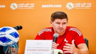 جيرارد يشعل الهجوم ضده مجددا بسبب تصريح “كارثي”