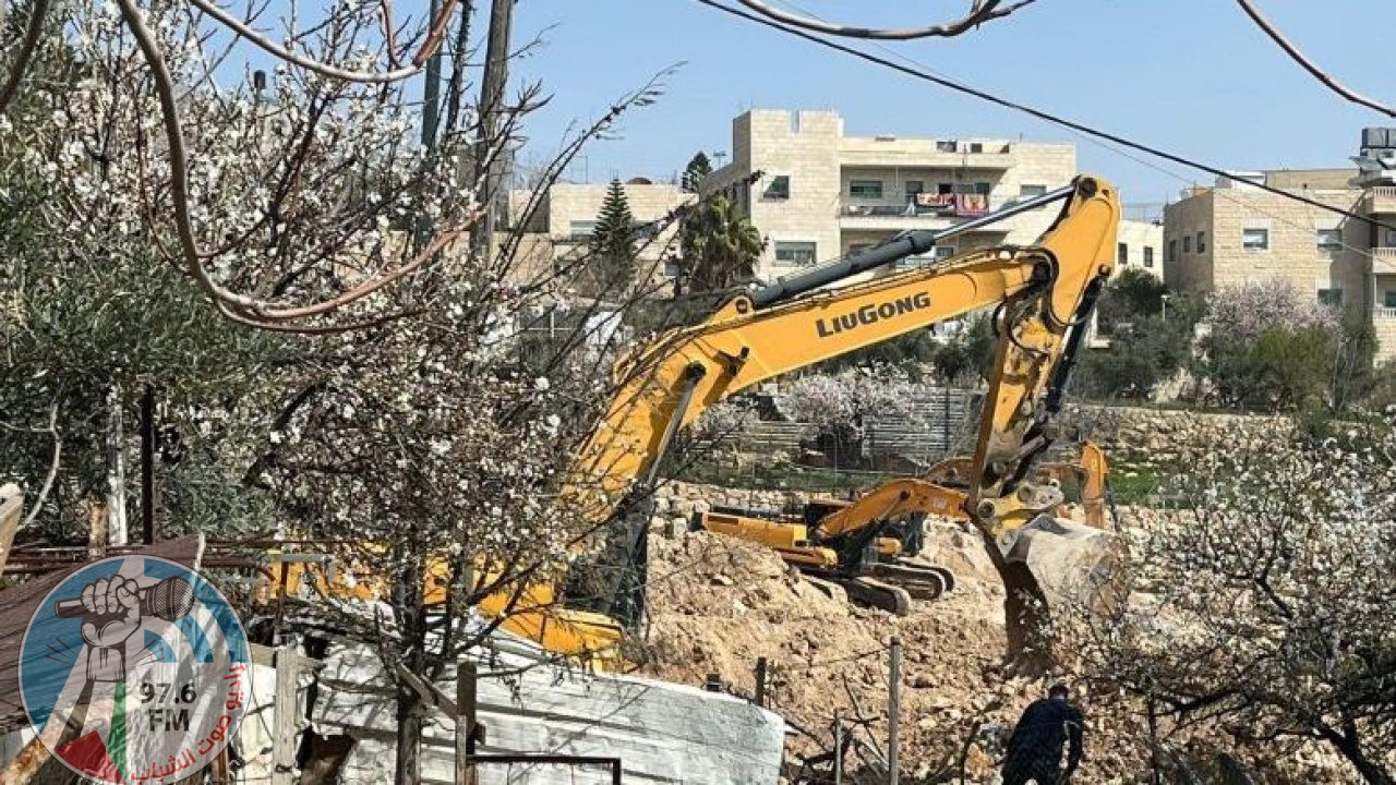 الاحتلال يهدم مسكنا وأسوارا في الديوك التحتا في أريحا