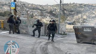 بلدية الاحتلال تقتحم سلوان وام طوبا في القدس