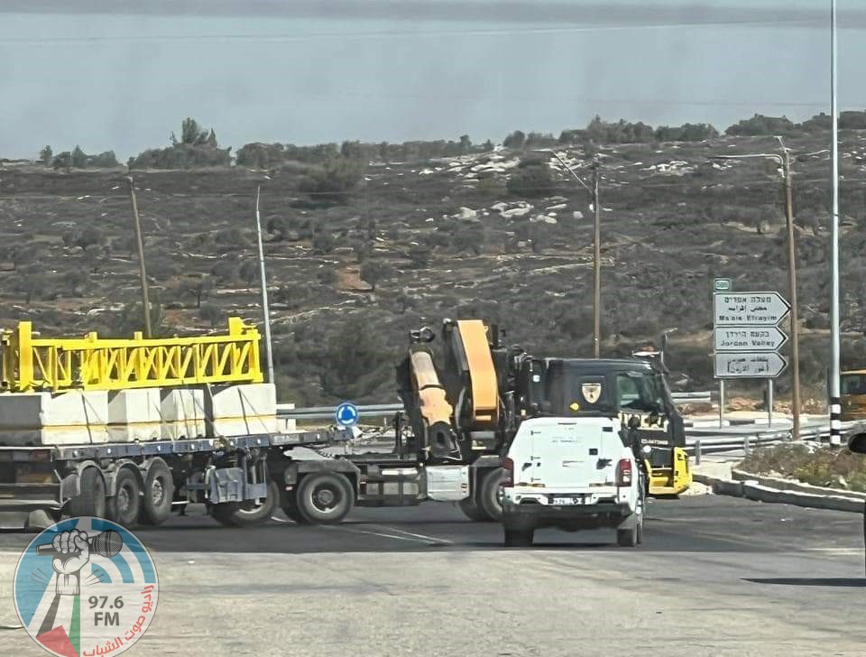 الاحتلال ينصب بوابة حديدية على تقاطع طرق يؤدي إلى أربع قرى جنوب نابلس