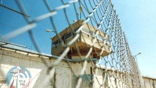 “هيئة الأسرى”: معاملة لا أخلاقية ولا إنسانية بحق المعتقلين في مركز توقيف “عتصيون”