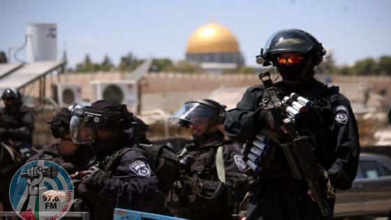 الاحتلال يعتقل مواطنا وزوجته شمال شرق القدس