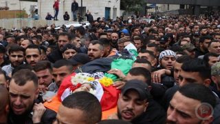 تشييع جثمان الشهيد حارث عوفي في مخيم طولكرم