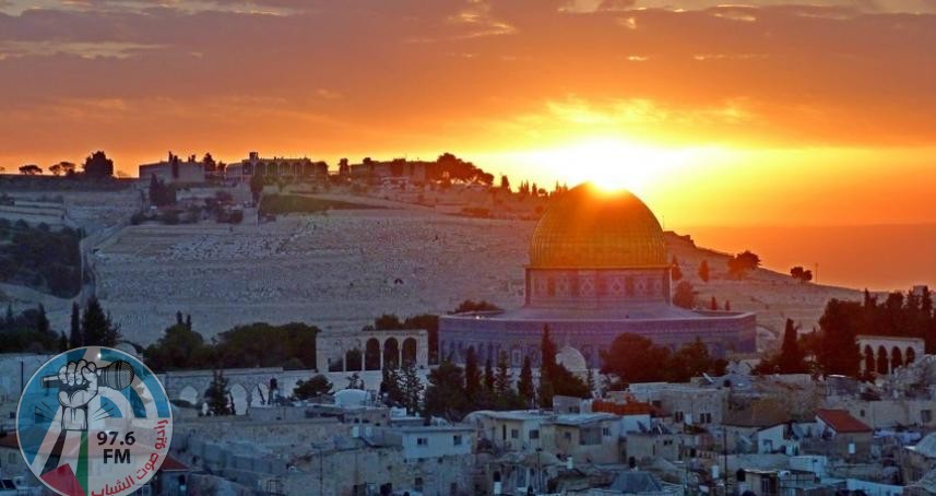 الطقس: أجواء غائمة ودرجات الحرارة أعلى من معدلها بدرجتين