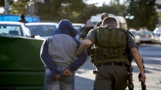 قوات الاحتلال تعتقل شابا من تقوع جنوب شرق بيت لحم