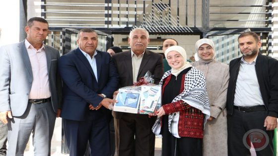 تحت رعاية محافظ الخليل تكريم المبدعة سلسبيل صوالحة الفائزة بلقب تحدي القراءة العربي في دبي