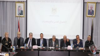 “التربية” وفعاليات القدس تناقشان تحديات التعليم في المدينة المقدسة
