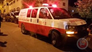 مستعمرون يعتدون على مواطن من أم طوبا ويصيبونه بجروح خطيرة