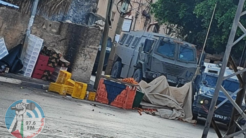 الاحتلال يعتقل شابا ويداهم عدة منازل في قباطية