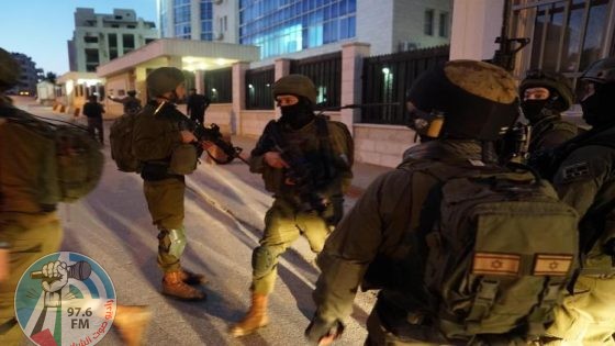 الاحتلال يعتقل 18 مواطنا من الضفة