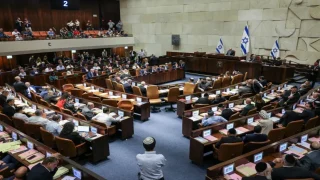 الكنيست تصادق على مشروع قانون “ملاحقة” المعلمين والطواقم المهنية داخل أراضي الـ48