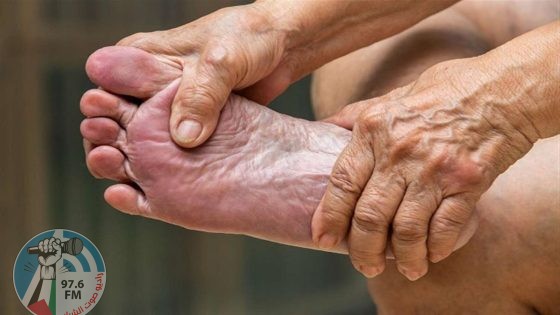 علامات تحذيرية على قدميك قد تكشف مشاكل صحية غير مرئية